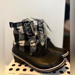 Sorel Black and White Checkered Lace-Up Boots